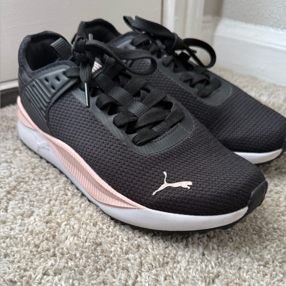 Puma Women's Black and Pink Athletic Sneakers